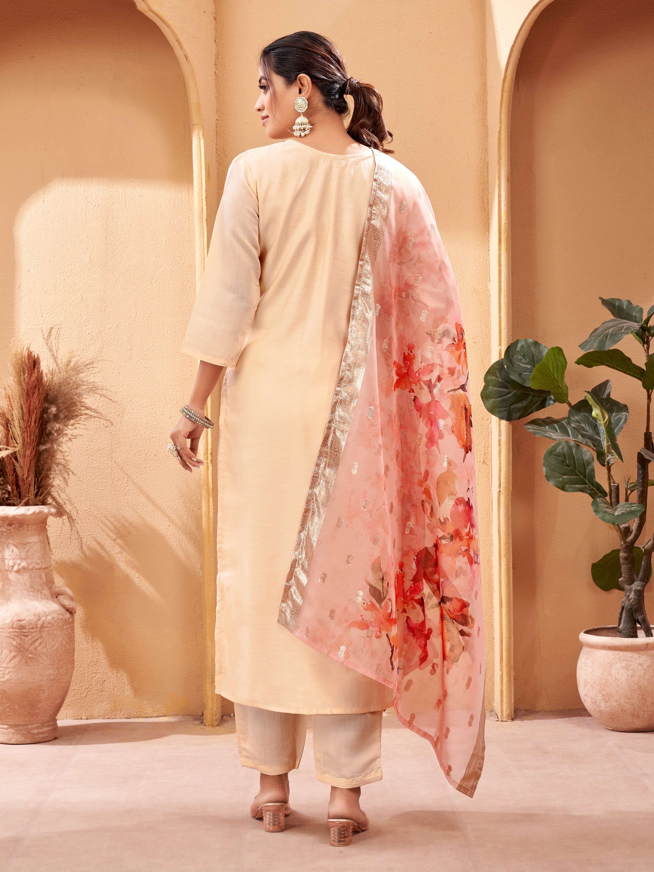 Floral Embroidered Regular Pure Cotton Thread Work Kurta With Trousers & Dupatta