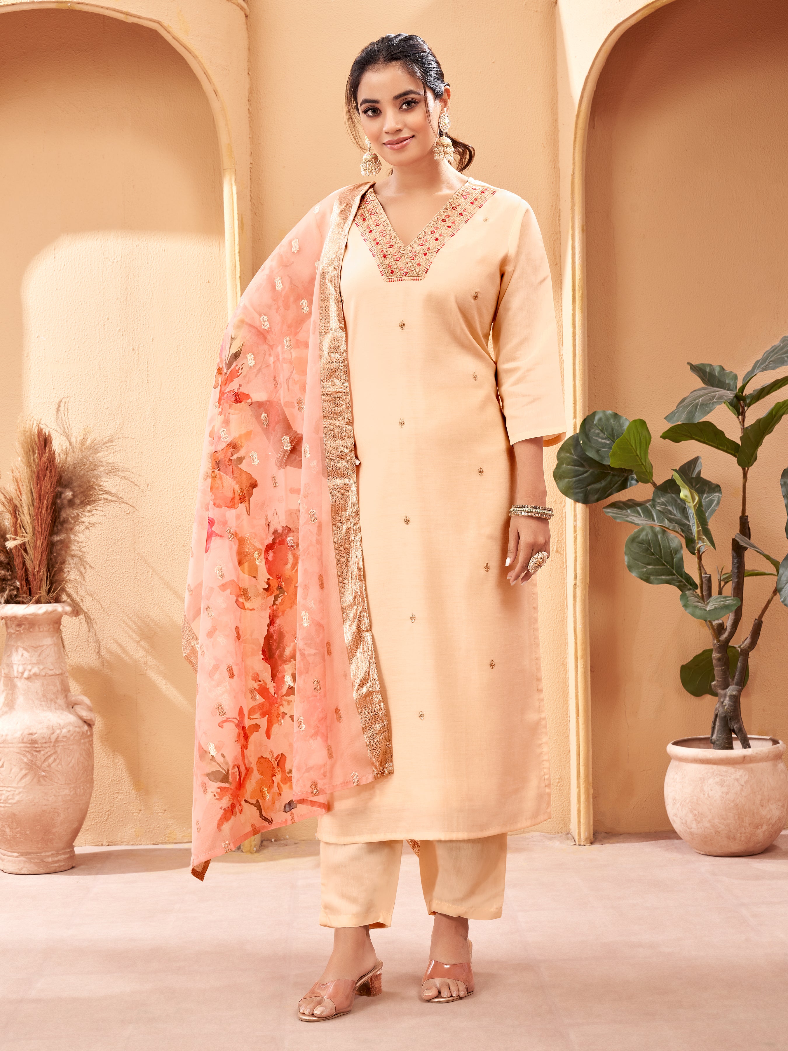 Floral Embroidered Regular Pure Cotton Thread Work Kurta With Trousers & Dupatta