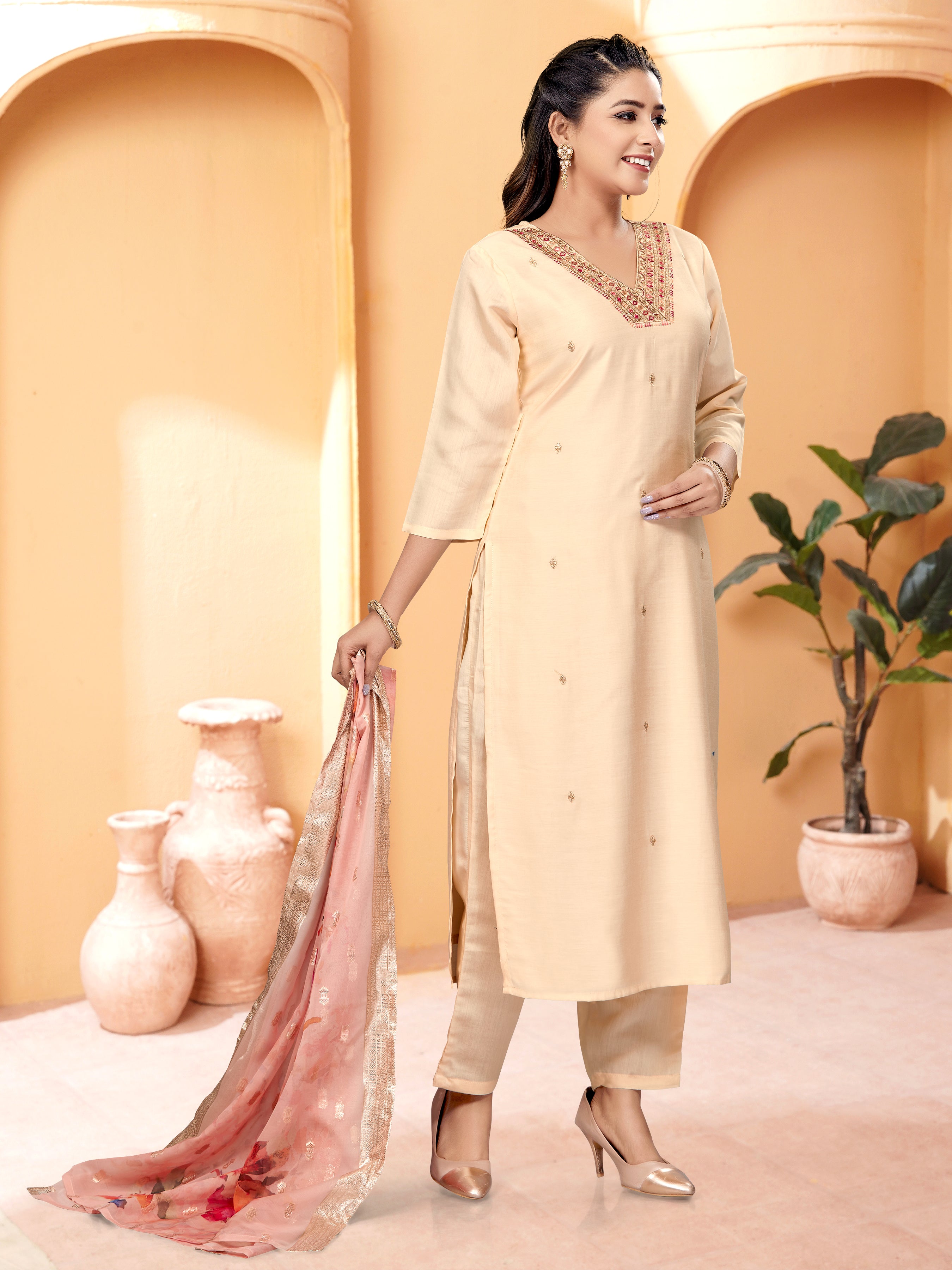 Floral Embroidered Regular Pure Cotton Thread Work Kurta With Trousers & Dupatta