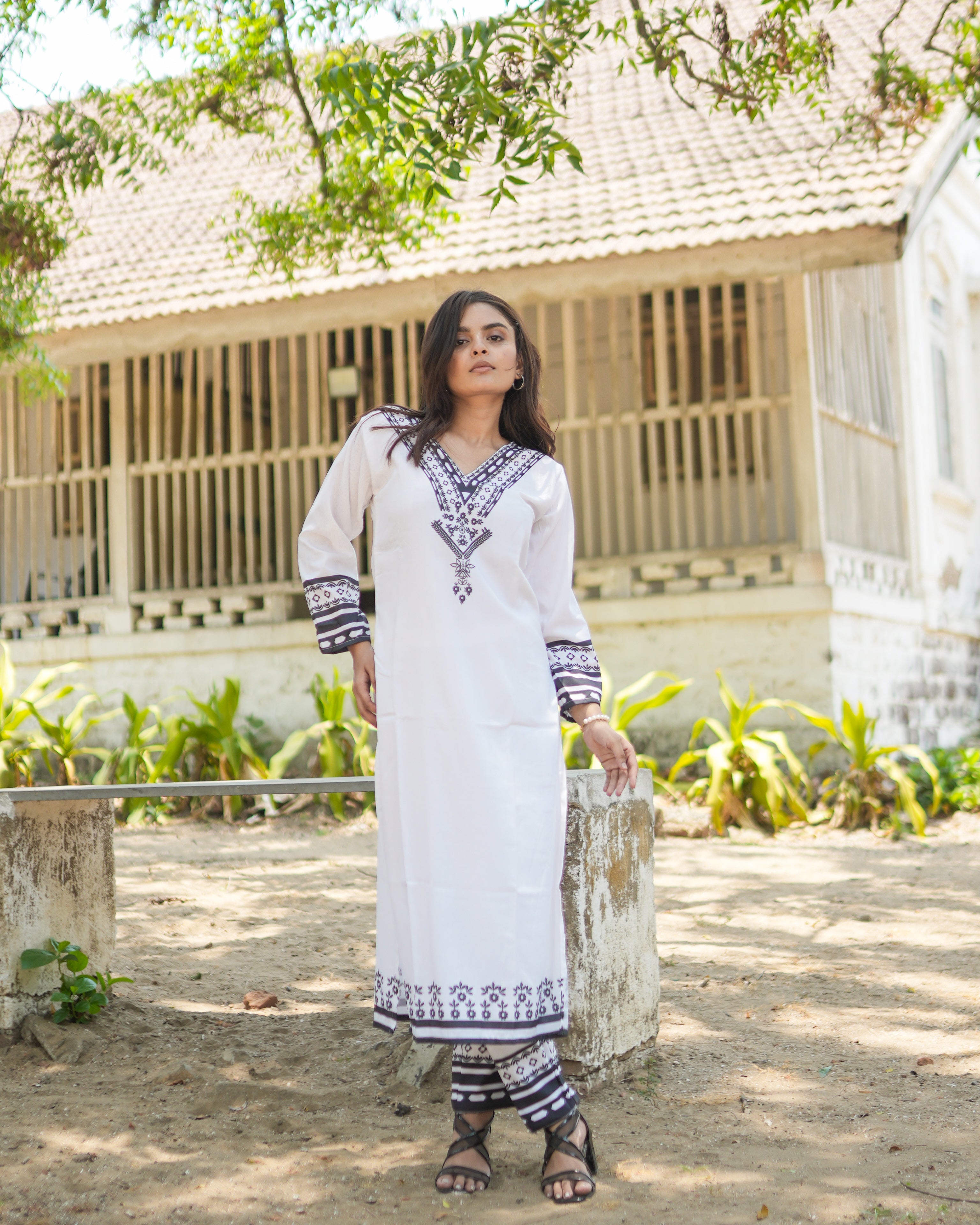 White Cotton Printed Kurta And  Pants Set