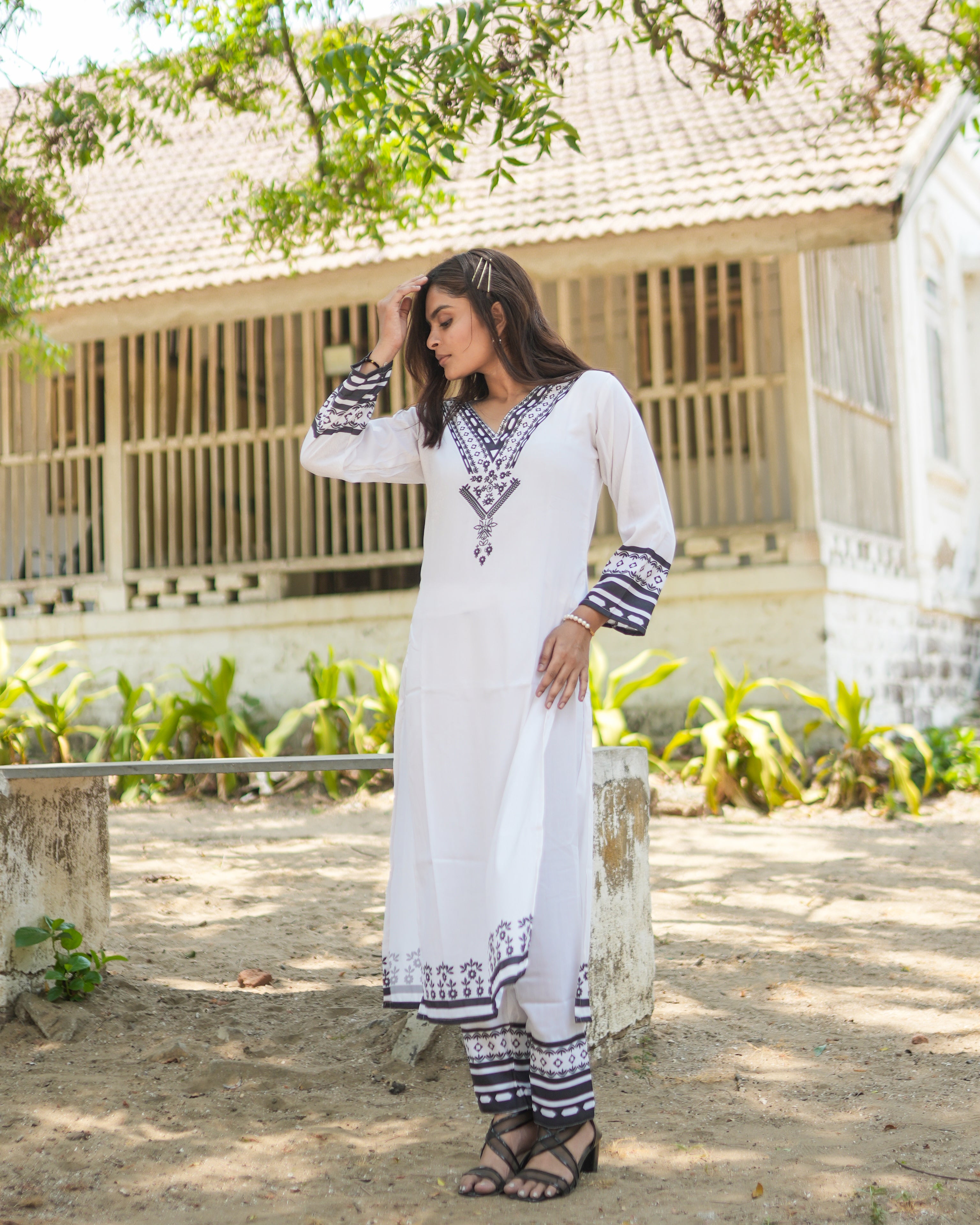 White Cotton Printed Kurta And  Pants Set