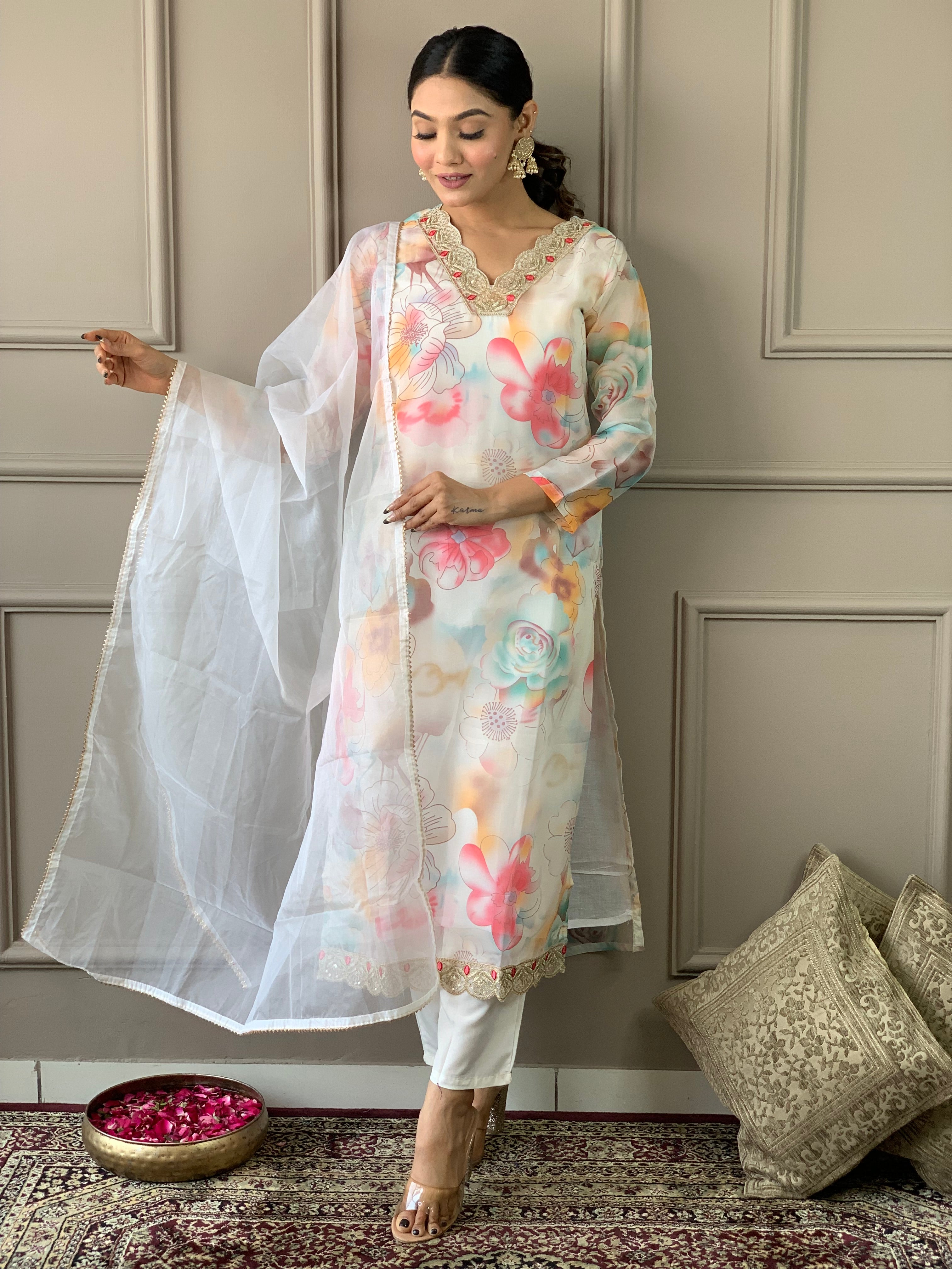 Women Floral Printed Organza Kurta Set