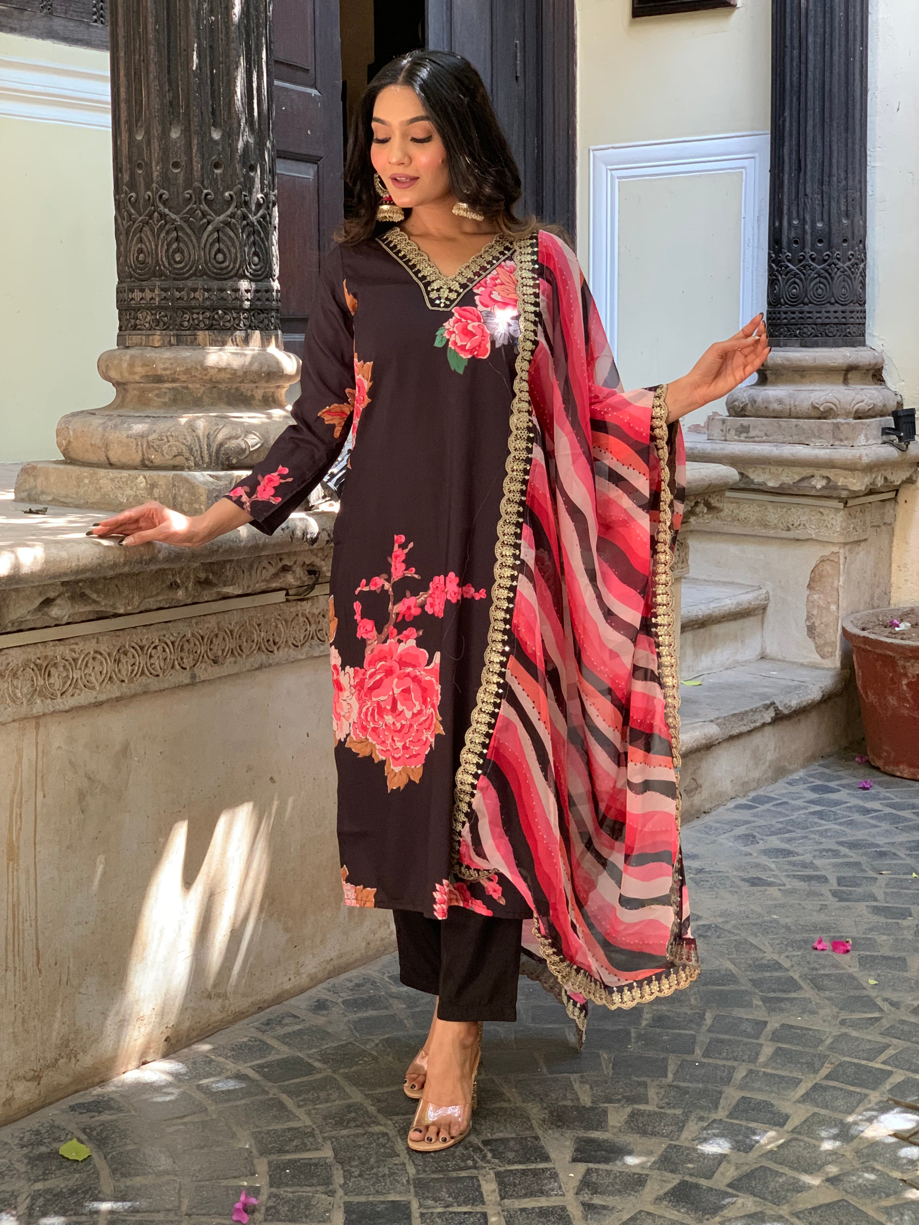 Women Floral Printed Muslin Kurta Set