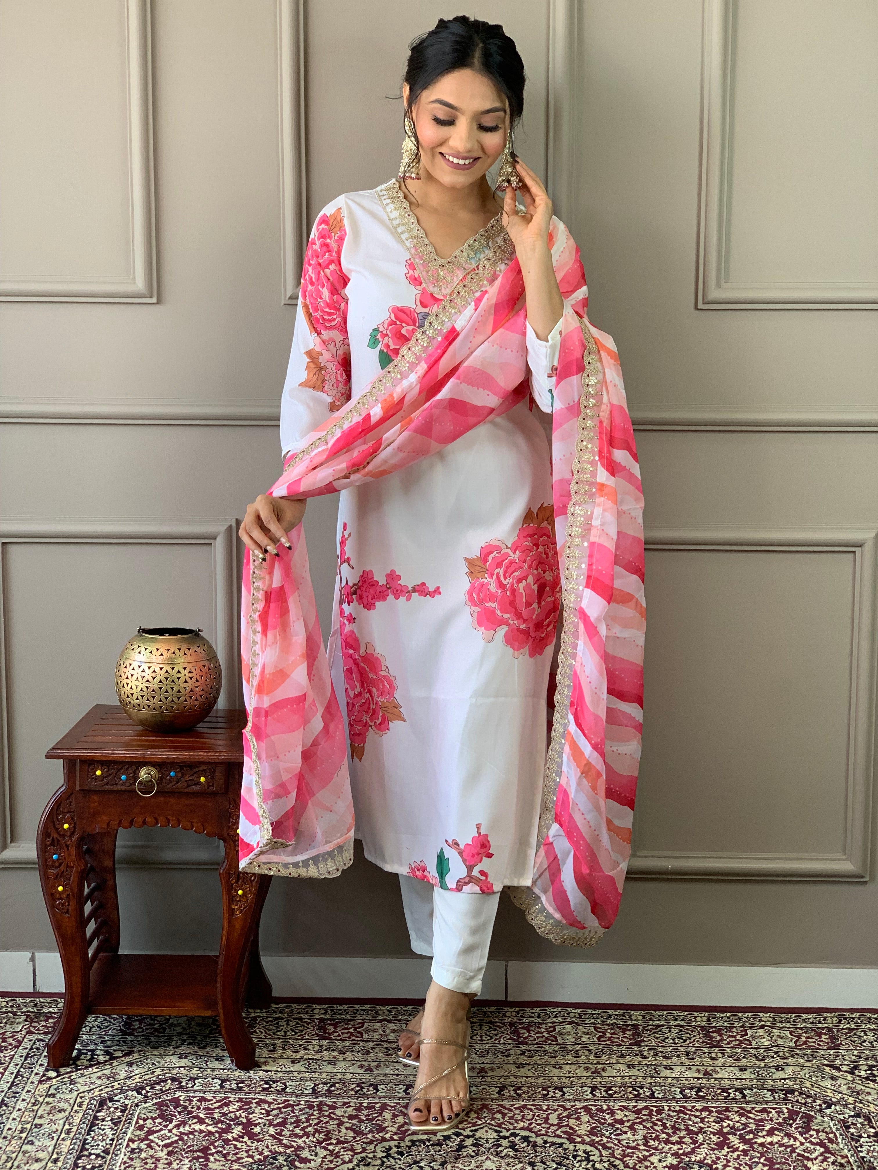 Women Floral Printed Muslin Kurta Set