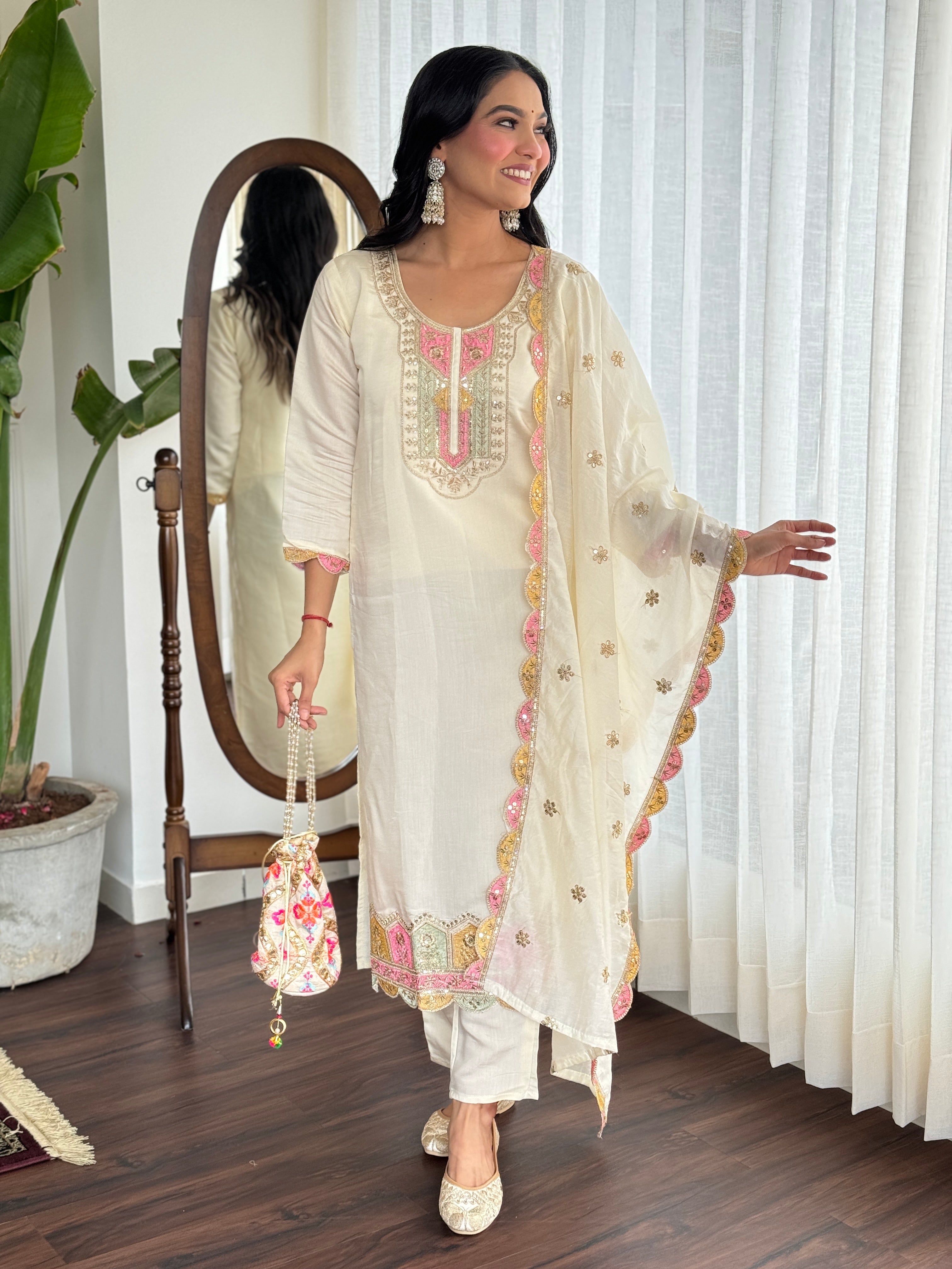 Women Embroidered Pure Vicose Chanderi kurta set