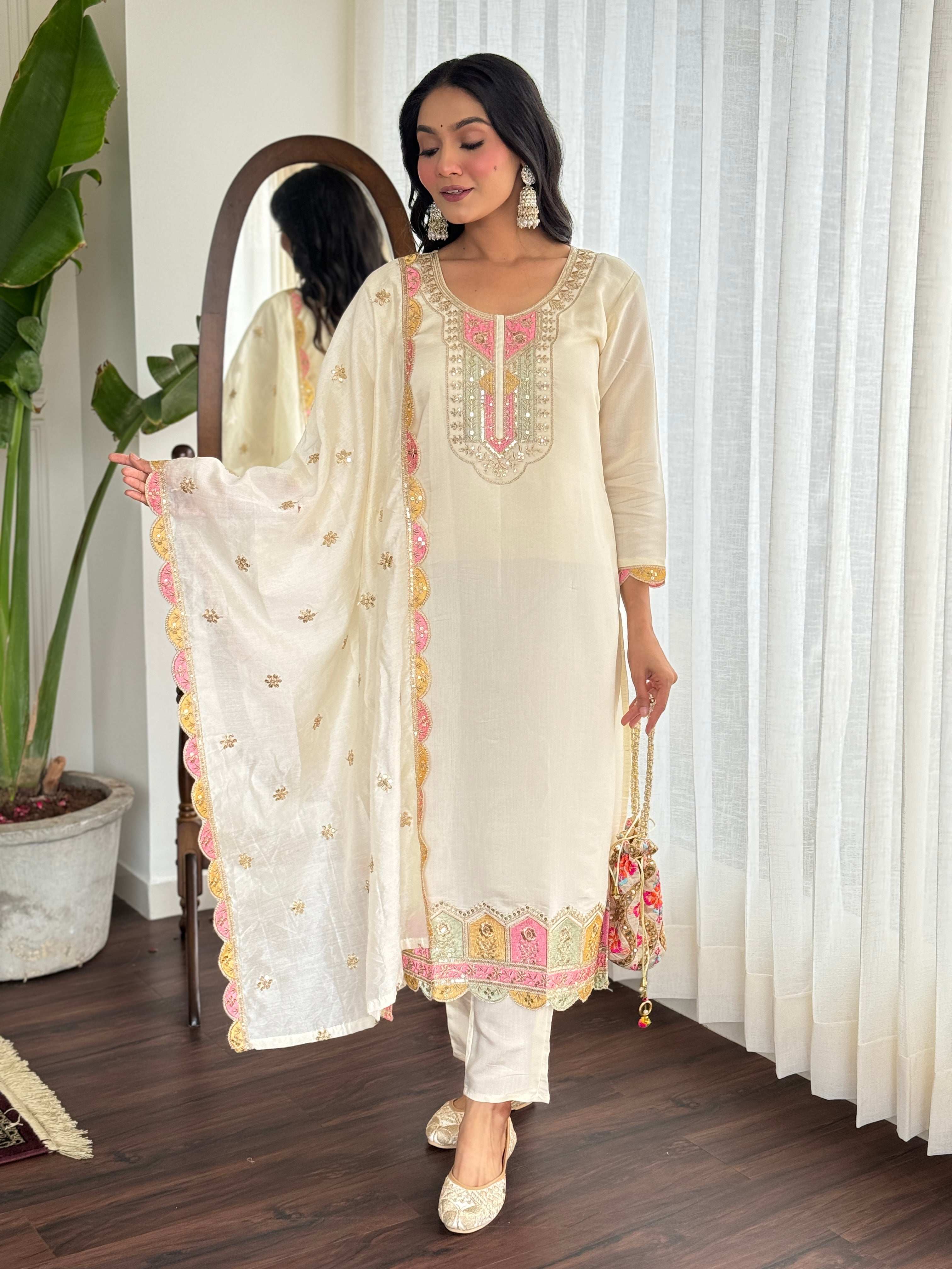 Women Embroidered Pure Vicose Chanderi kurta set