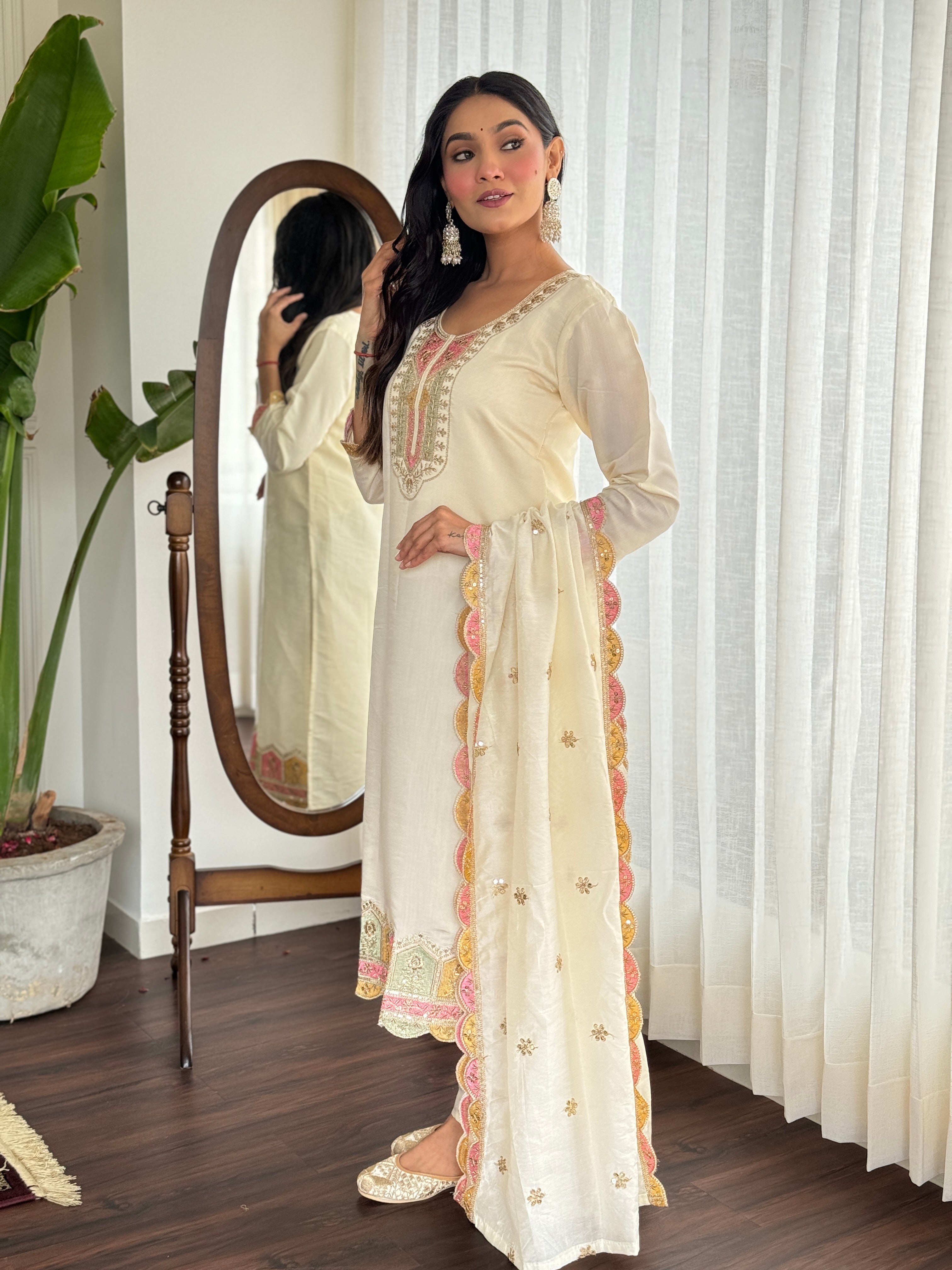 Women Embroidered Pure Vicose Chanderi kurta set