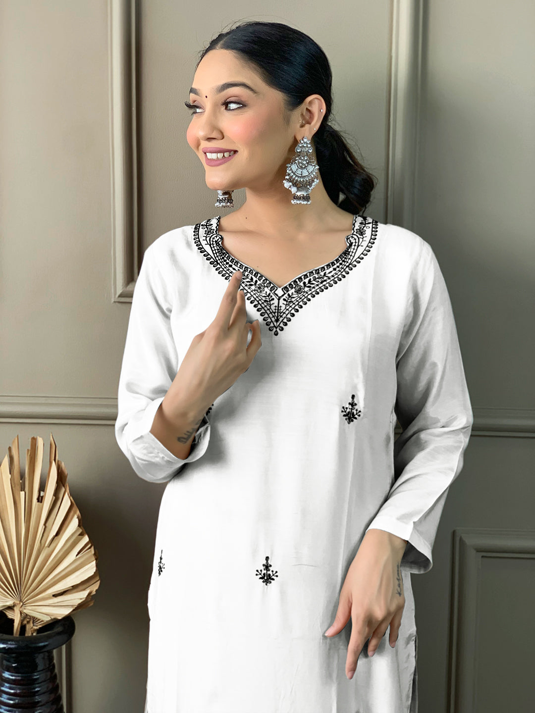 Women's  White Embroidery Straight Kurta Pant With Dupatta