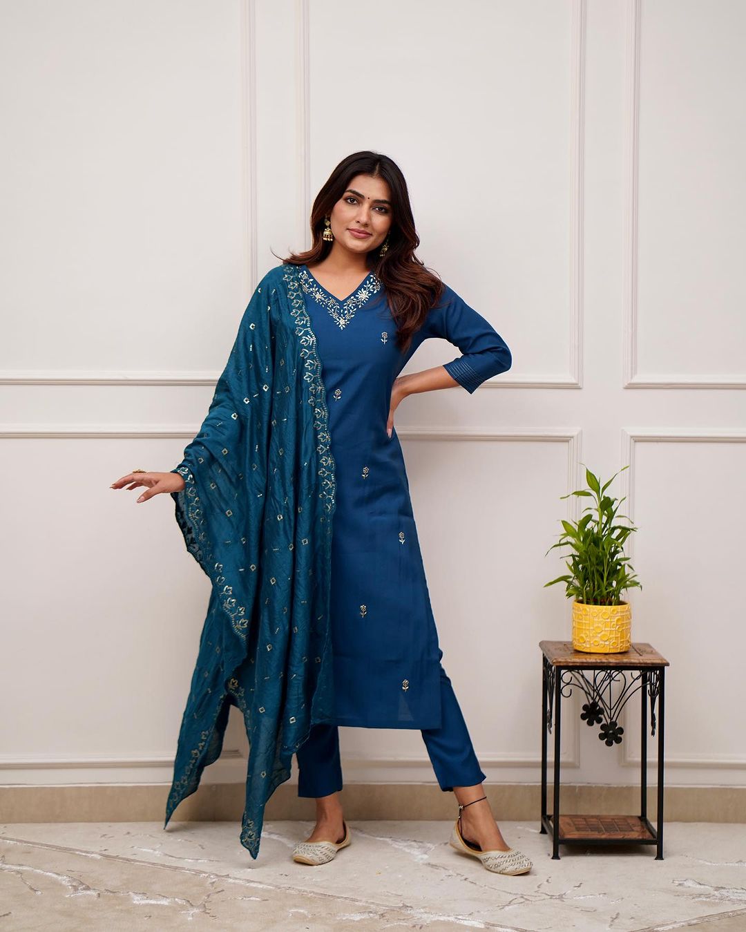 Women Viscose Chanderi Kurta Pant Dupatta Set