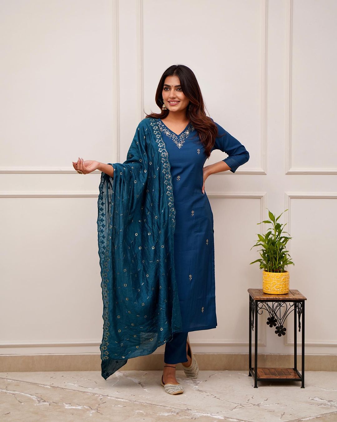 Women Viscose Chanderi Kurta Pant Dupatta Set