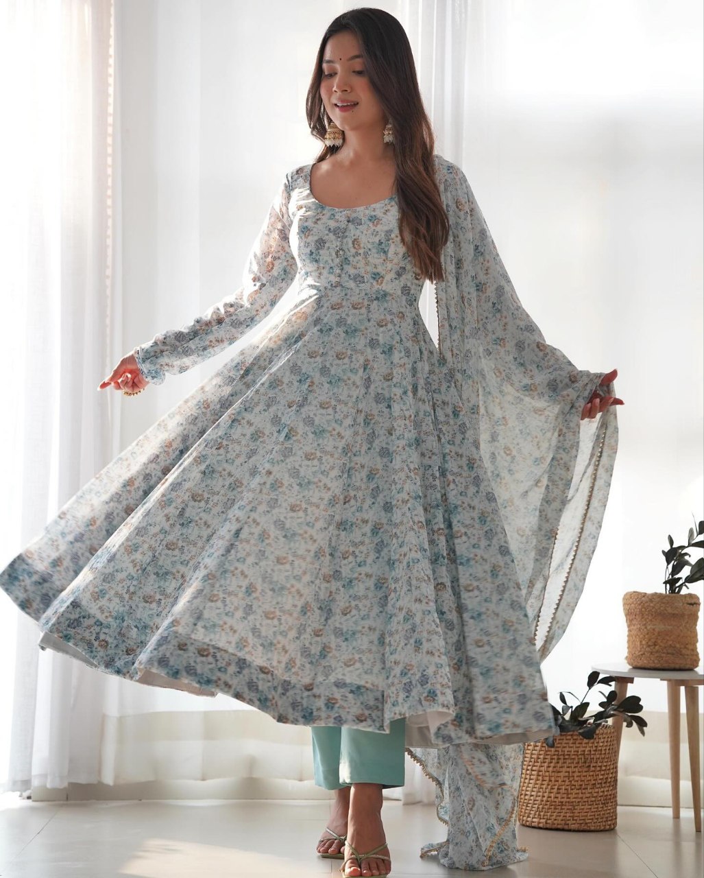 Women Floral Print Anarkali Kurta Pants & Dupatta Set