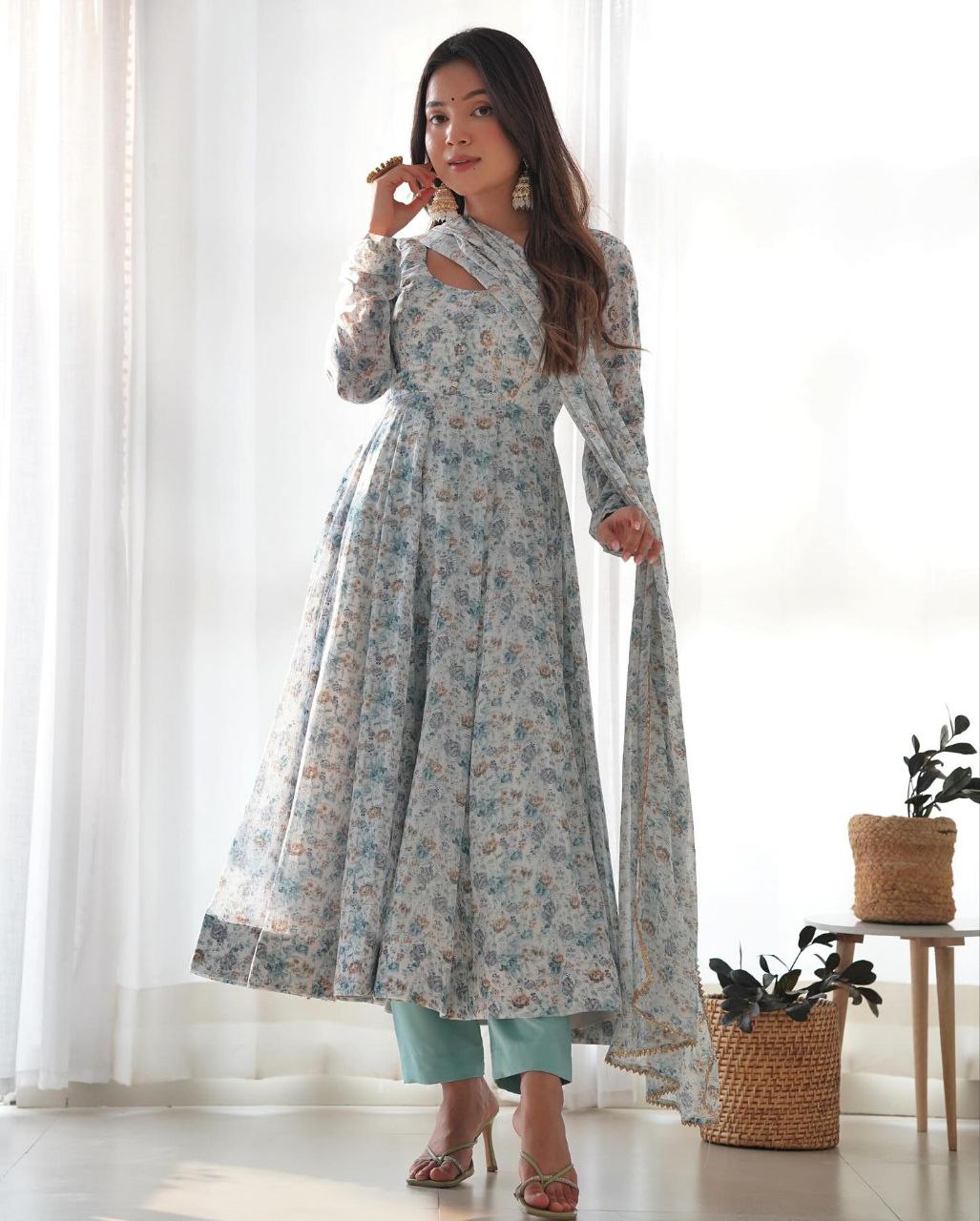 Women Floral Print Anarkali Kurta Pants & Dupatta Set